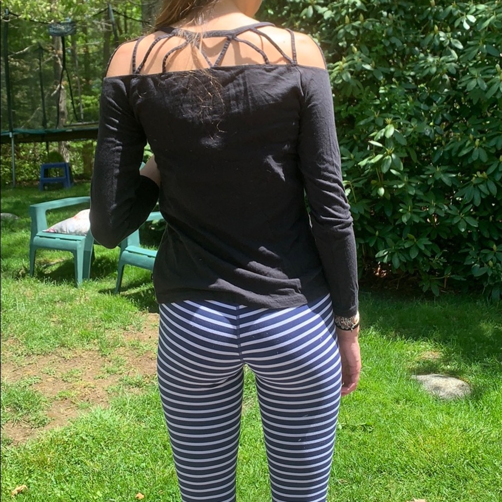 Fabletics cut out tee - Picture 2 of 2